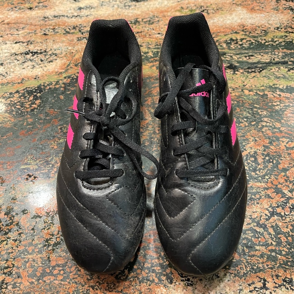 Adidas Black and Pink Woman’s/Girls Size 6 Soccer Cleat